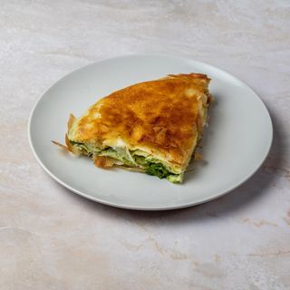 Burek sa spanaćem i sirom