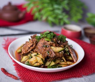 Говяжий язык с огурцами (250г)