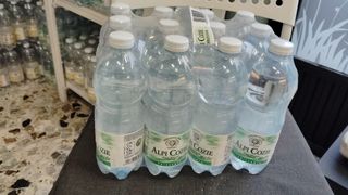 Acqua frizzante mezzo litro confezione 