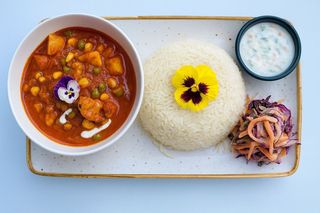 Aloo gobi mataar (vegetable curry)