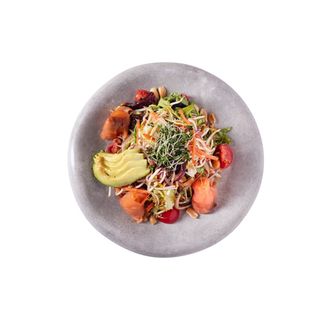 Azijska salata s dimljenim lososom