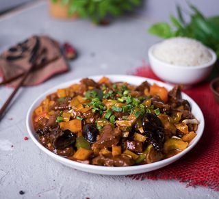 Тушеная говядина с картошкой (400г)