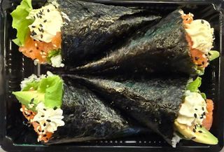 B18. Temaki de Salmão (4 peças)