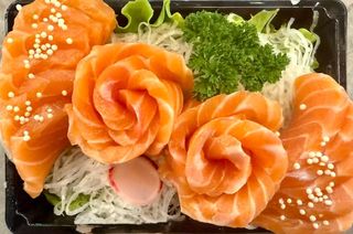 B1. Sashimi de Salmão (20 peças)