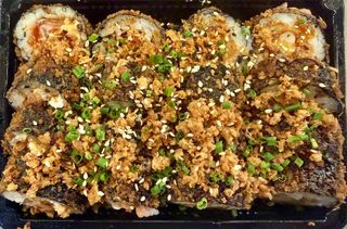 B21. Hot Maki (16 peças)