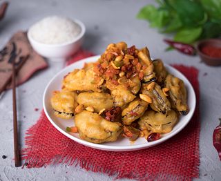 Фаршированные баклажаны в кляре (400г)
