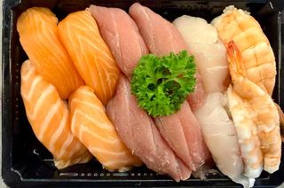 B4. Nigiri Misto (12 peças)