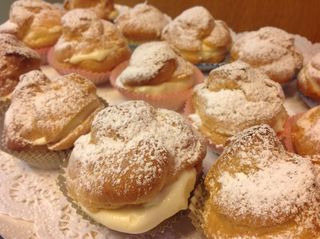 Bigne' con crema chantilly