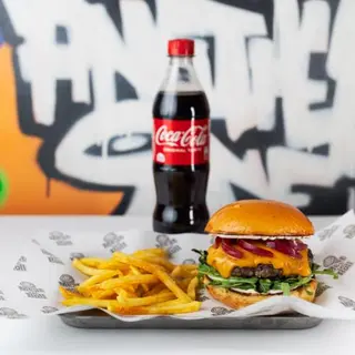 Burger Black Label, pomfrit, Coca-Cola 0.50l