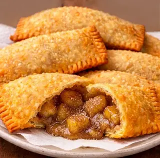 Pastel de Banana com Açúcar e Canela