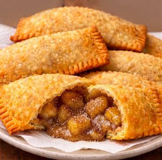 Pastel de Banana com Açúcar e Canela
