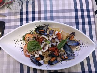 Barca ai frutti di mare