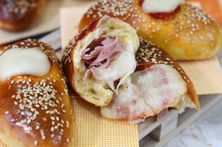 Salame piccante e scamorza affumicata