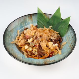Stir-fry beef udon