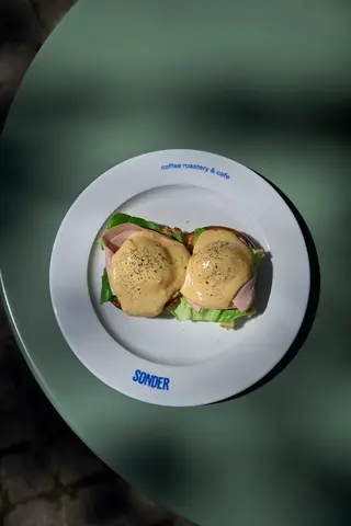 Benedict with mortadela and poached egg