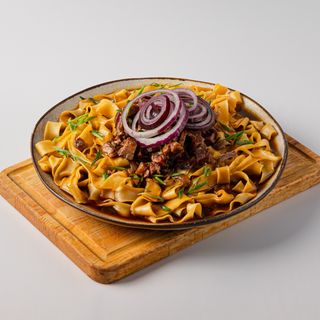 Бешбармак с брискетом (670г)