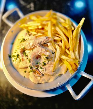 Bife de Frango com Natas e Camarão