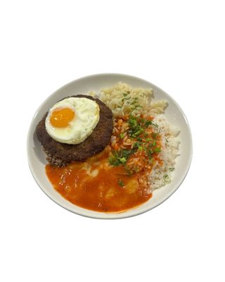 Бифштекс с яйцом и гарнир (450г)