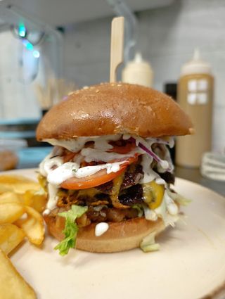 Bikers burger + Coca-Cola 0.33l