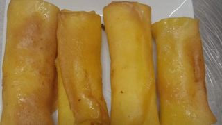 Blini di formaggio - come gli involtini fritti in padella