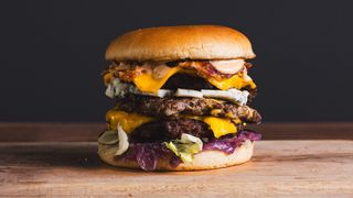 Blue cheese & bacon burger triple