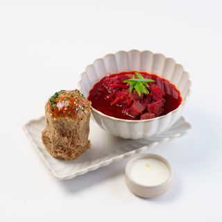 Борщ с копчёной говядиной (490г)