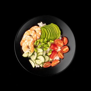 Боул з рисом, креветкою та горіховим соусом (320г)