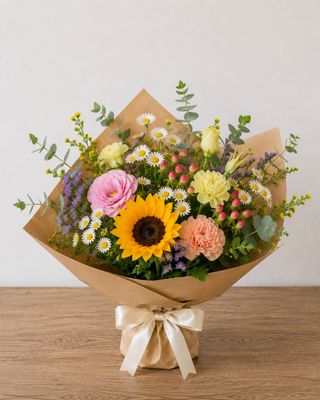 Bouquet fiori misti di stagione colorati