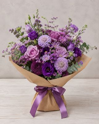 Bouquet fiori misti di stagione viola