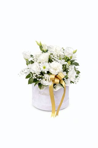 Cvjetna kutija bijelog cvijeća