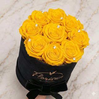 Box con 10 rose stabilizzate (eterne) gialle