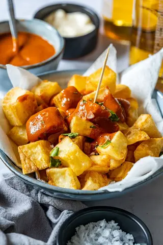 Bravas
