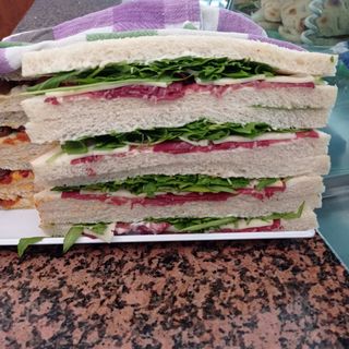 Breasola, rughetta, mozzarella, maionese