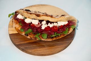 Bresaola sendvič