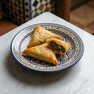 Briouat carne e verdure