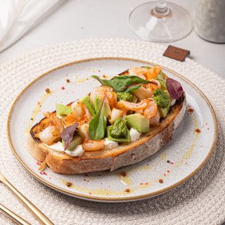 Bruschetă cu creveți