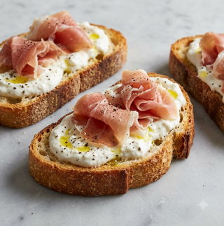 Bruschetta prosciutto crudo e burrata