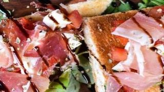 Bruschetta sa 3 sira