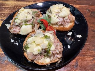 Bruschettoni porchetta