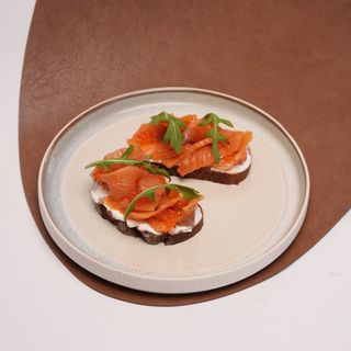 Брускетта с форелью (300 г)