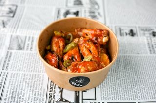Buffalo hot chicken wings
