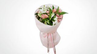 Buket od sedam alstromerija