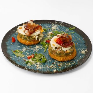 Jaja sa salatom od plavog patlidžana