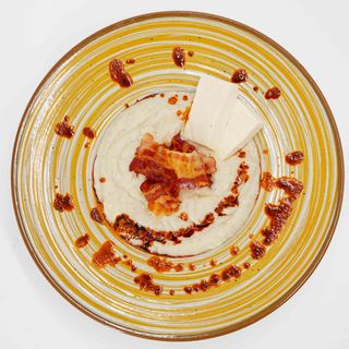 Kačamak sa gorgonzolom i slaninom