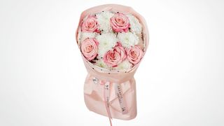 Buket s ružama i hrizantemama