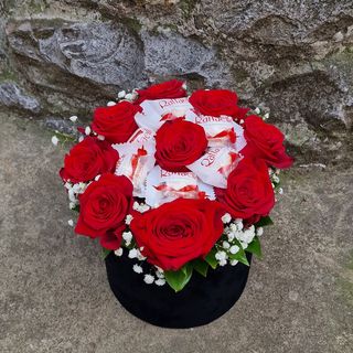 Devet crvenih ruža sa raffaellom u plišanom boxu