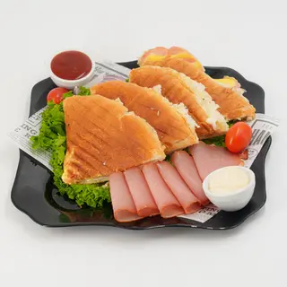 Tost sa pečenicom 350g