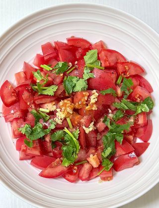 33. Paradajz salata (西红柿沙拉)