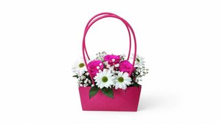 Korpa 3 večne ruže ciklame