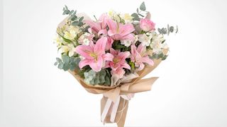 Miks buket u znaku roze ljiljana